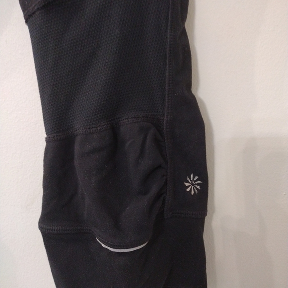 ATHLETA BLK Black Crop Legging Capri Women’s Size S.    (J4) - Picture 4 of 5